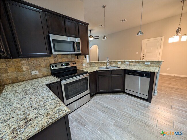 Building Photo - 1135 Creekside Orchard