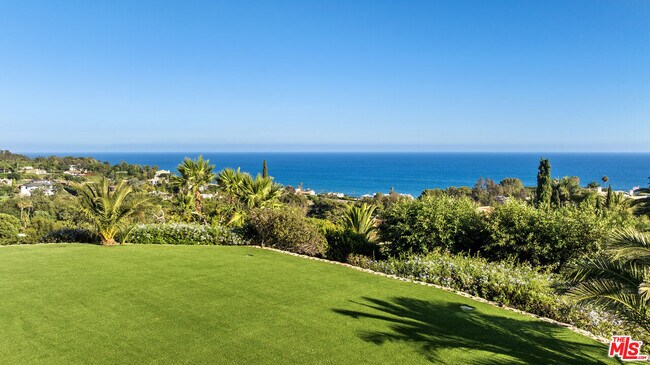 Building Photo - 6380 Meadows Ct