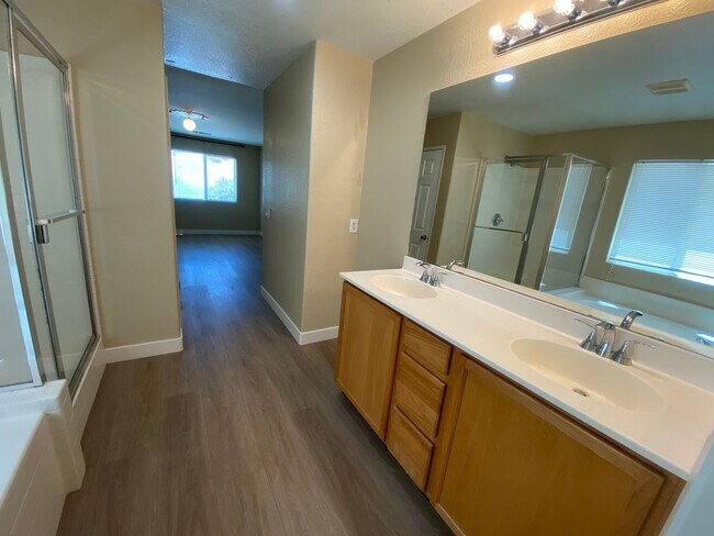 Building Photo - 36645 Quito Way