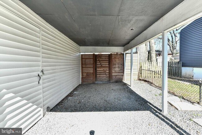 Building Photo - 7308 Poplar Ct