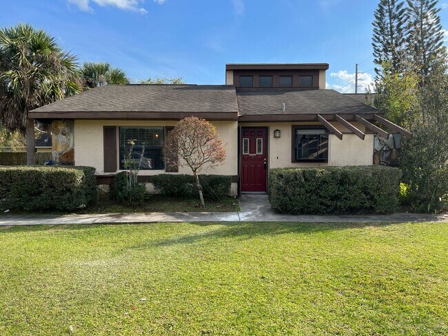 Primary Photo - Updated & Remodeled 2/2 Townhouse in Kissimmee