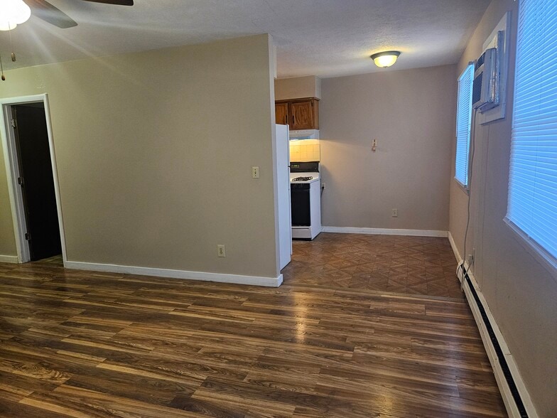 Building Photo - 105 College Park Ct