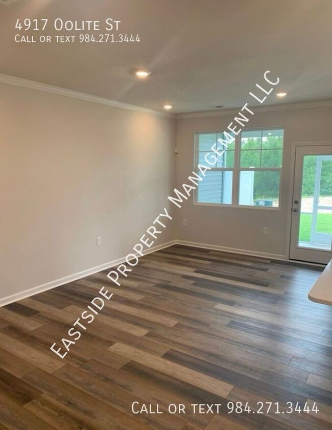 Building Photo - 4917 Oolite St