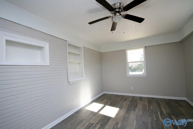 Building Photo - 15651 Eastep Rd