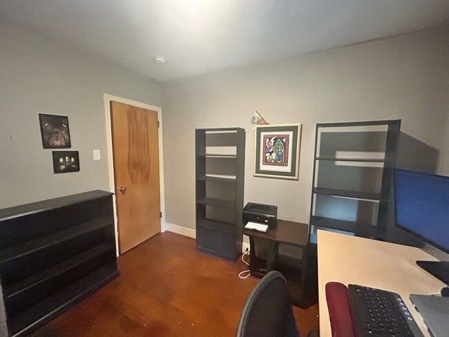 Building Photo - 248 Mansion St