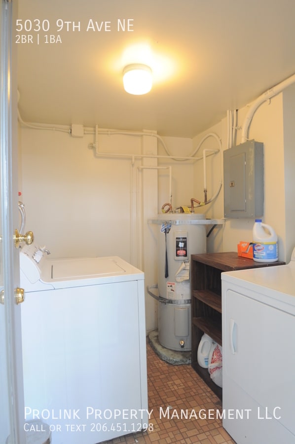 Building Photo - 5030 9th Ave NE