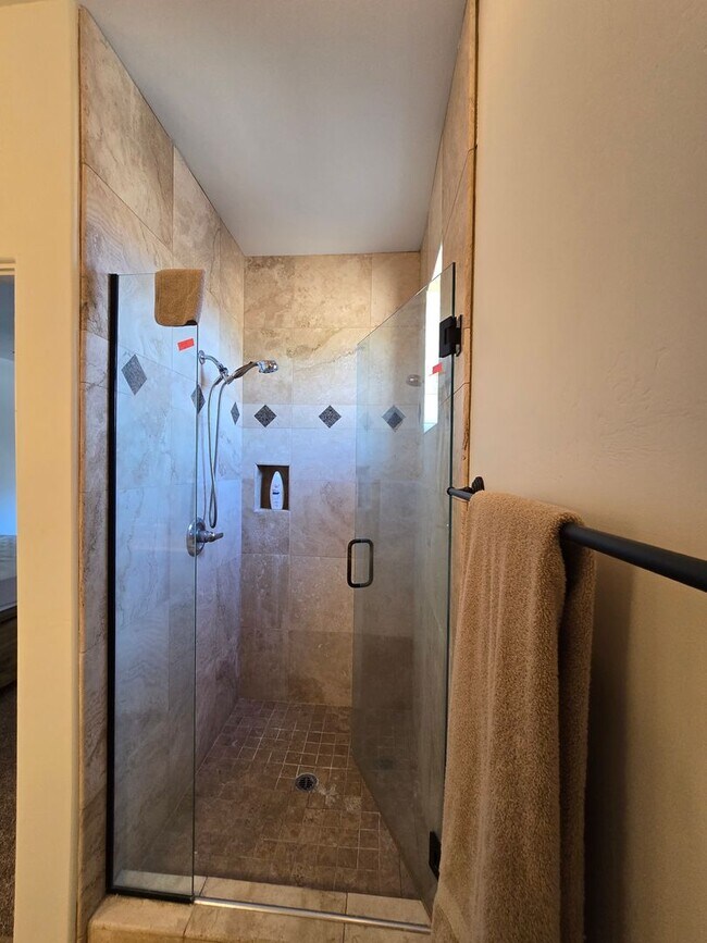 Building Photo - Unfurnished, 1-Year Long-Term Rental