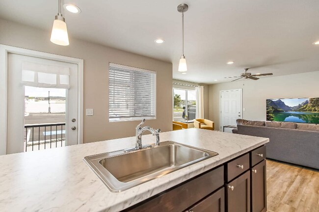 Building Photo - 1940 Good Hearted Pl