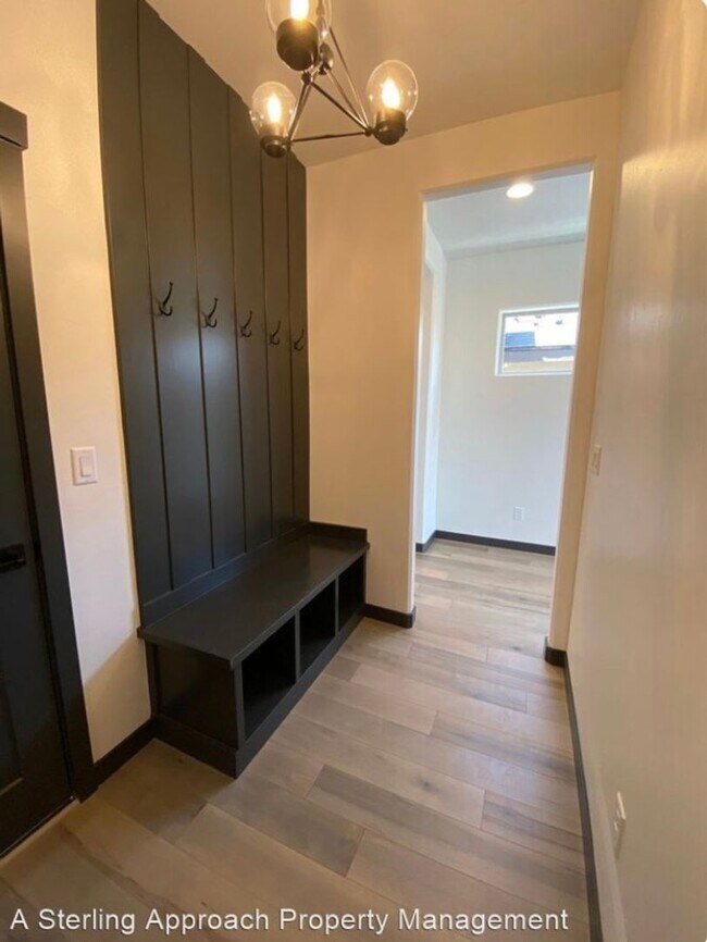 Building Photo - Close to Micron! Luxury Town Home With Two...