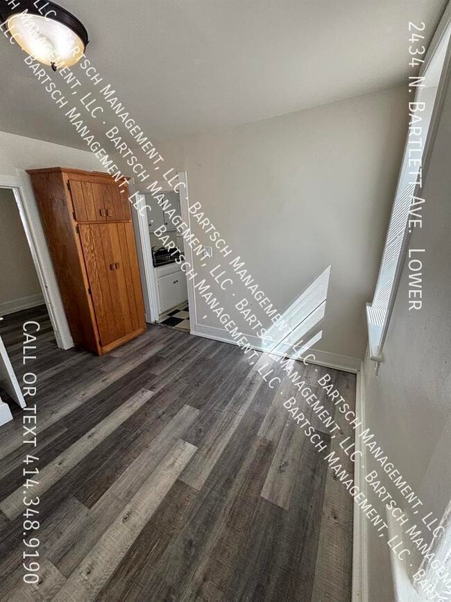 Building Photo - 2434 N Bartlett Ave