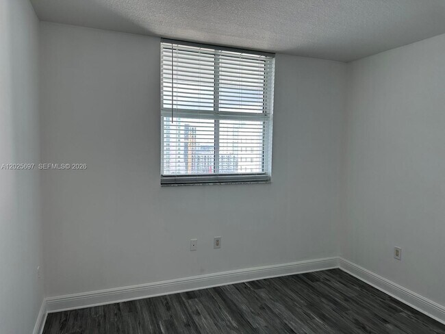 Building Photo - 1250 S Miami Ave