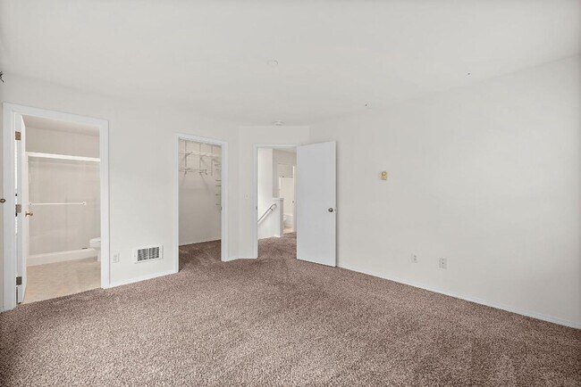Building Photo - Cozy DuPont Home with Fenced Yard, 2-Car Garage & Minutes to JBLM!