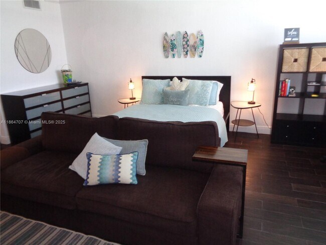 Building Photo - 2501 S Ocean Dr