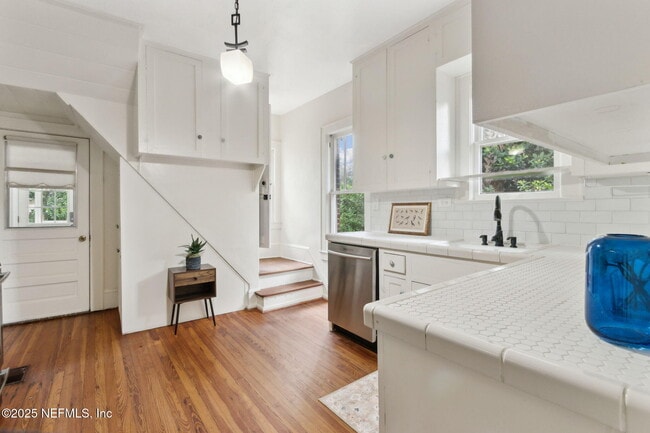 Building Photo - 3655 Walsh St