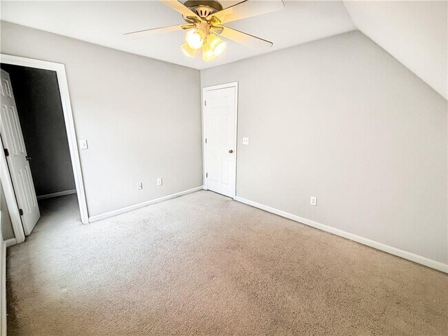Building Photo - 2092 Drogheda Ln