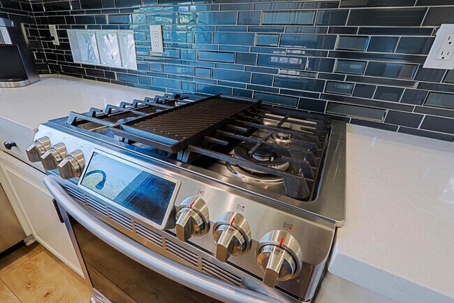 Building Photo - 7086 E Whispering Mesquite Trail