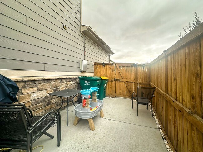 Building Photo - CORNER PAIRED HOME ACROSS THE PARK!