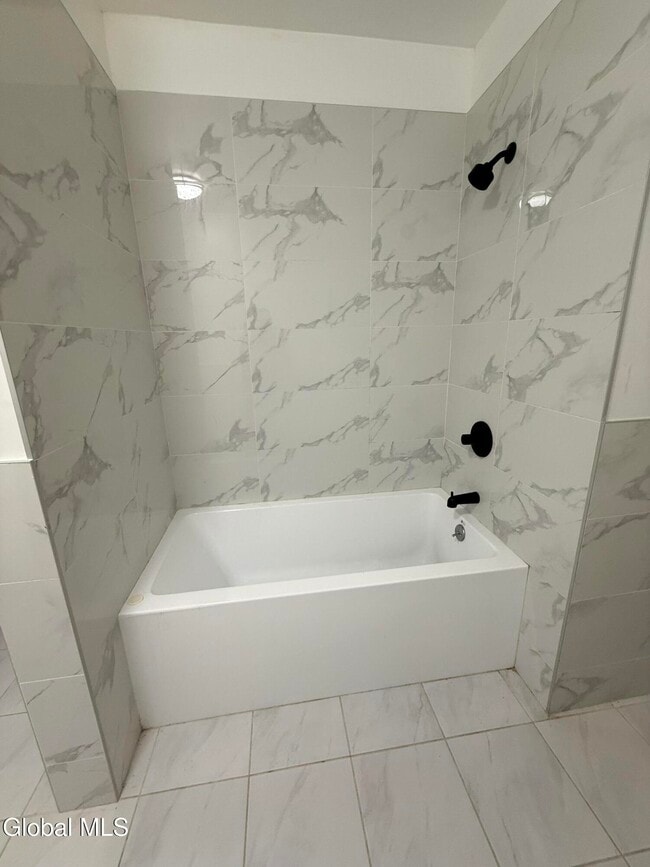 Building Photo - 5 Broadway