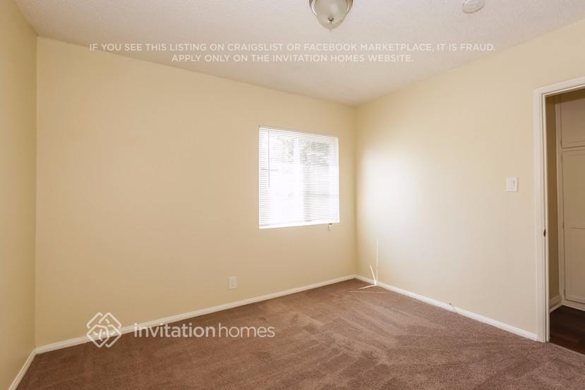 Building Photo - 1118 S Exmoor Ave