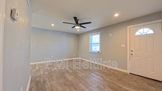 Building Photo - 1408 Lyle Ave