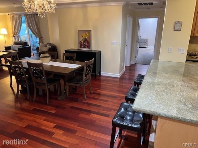 Building Photo - 3 br, 2.5 bath Condo - 600 E Magnolia Blvd...