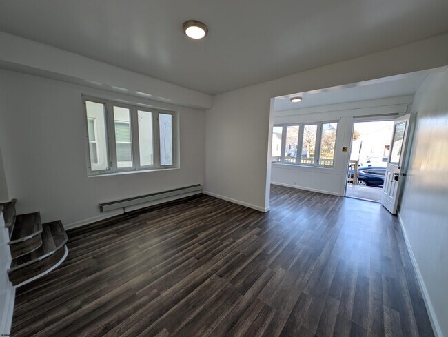 Building Photo - 712 Sewell Ave