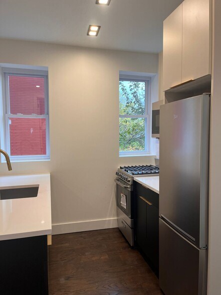 Building Photo - 276 Hoboken Ave