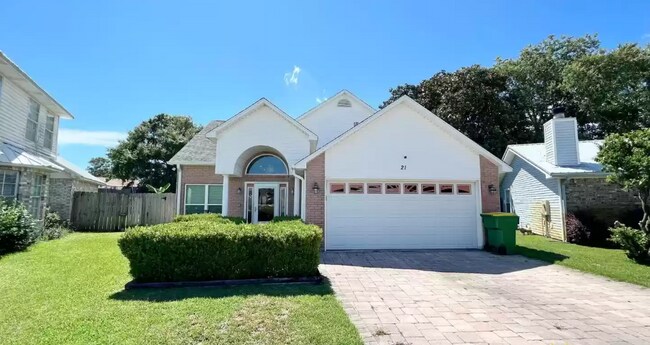 Front of house - 21 Ruby Cir