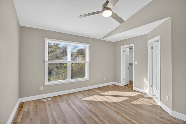 Building Photo - 3459 Howell Ct