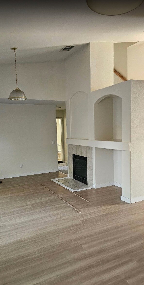 Building Photo - 1465 Venice Cir