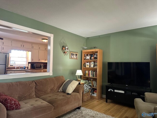 Building Photo - 306 Jack Coleman Dr NW