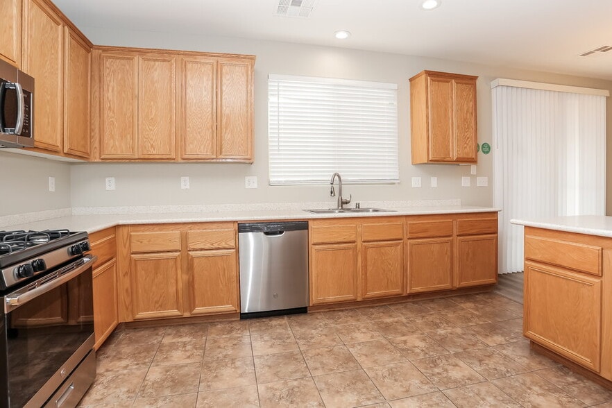 Building Photo - 7818 N Tay River Ct