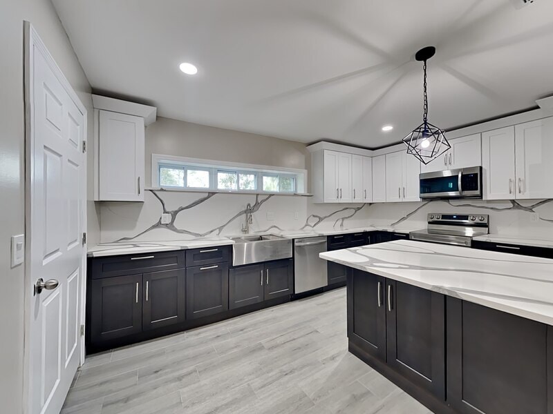 Building Photo - 2820 Abington Ave