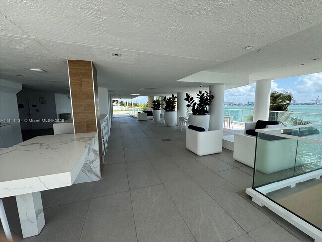 Building Photo - 770 Claughton Island Dr