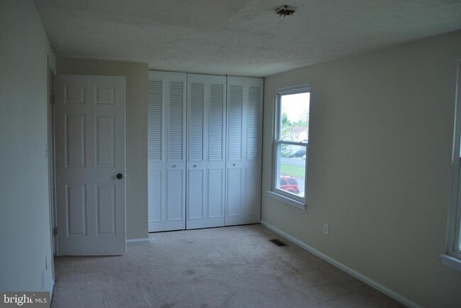Building Photo - 4655 Whitaker Pl