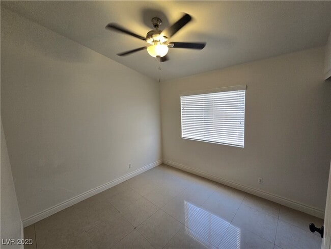 Building Photo - 2324 High Uintas Dr