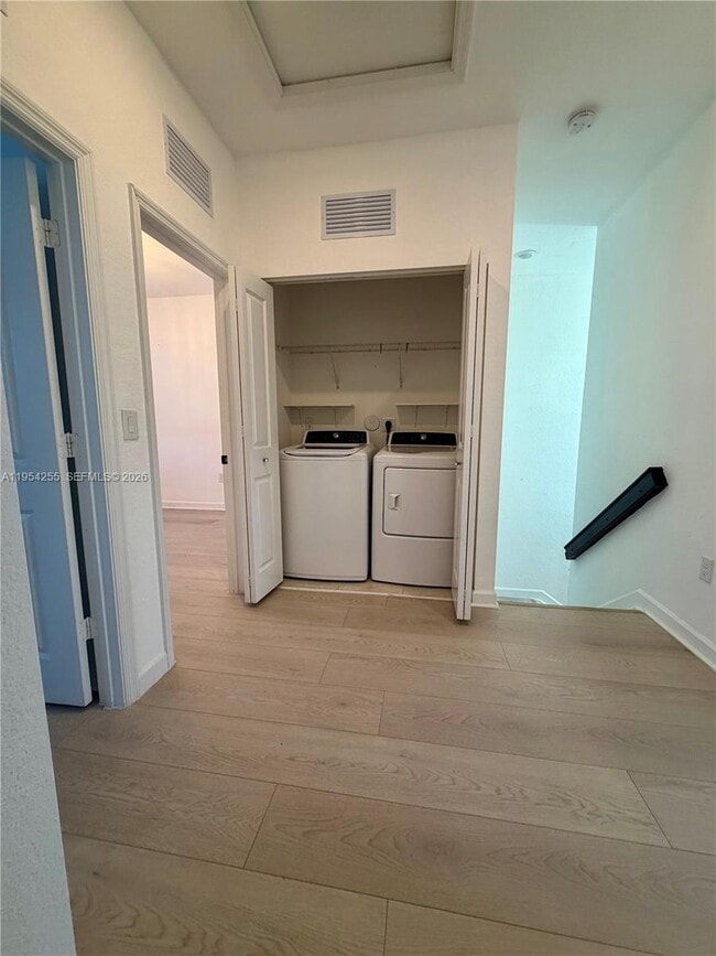 Building Photo - 405 NE 208th Terrace