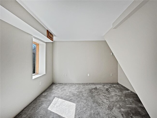 Building Photo - 879 19th Ave SE