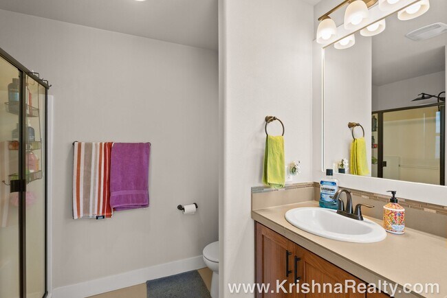 Building Photo - Gorgeous *Corner Lot* 4 BD* 2.5 BA* Single...