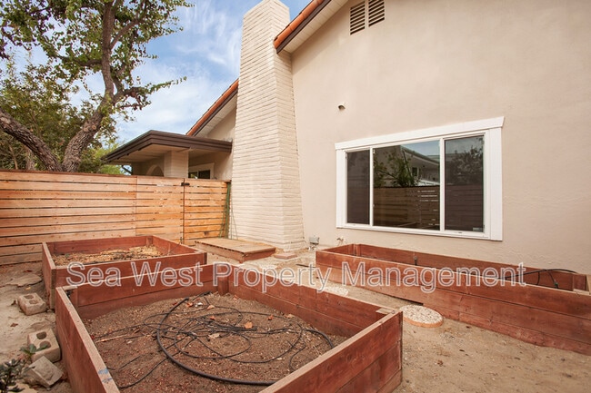 Building Photo - 7128 Almaden Ln