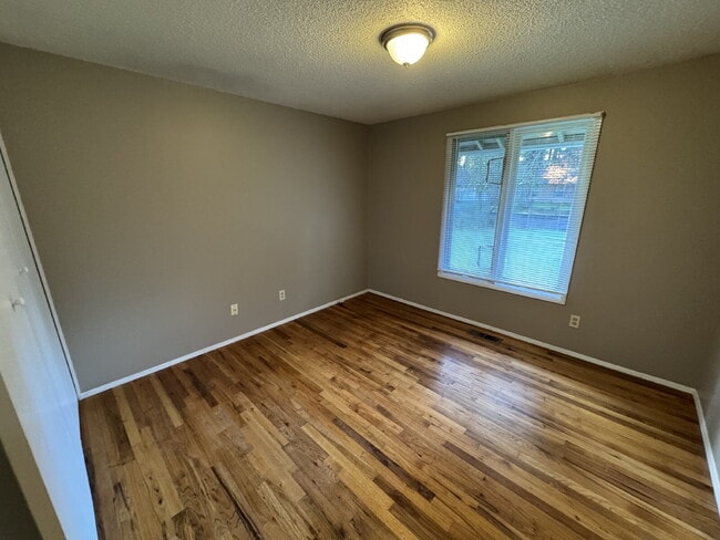 Building Photo - Lake Oswego 3bdrm House