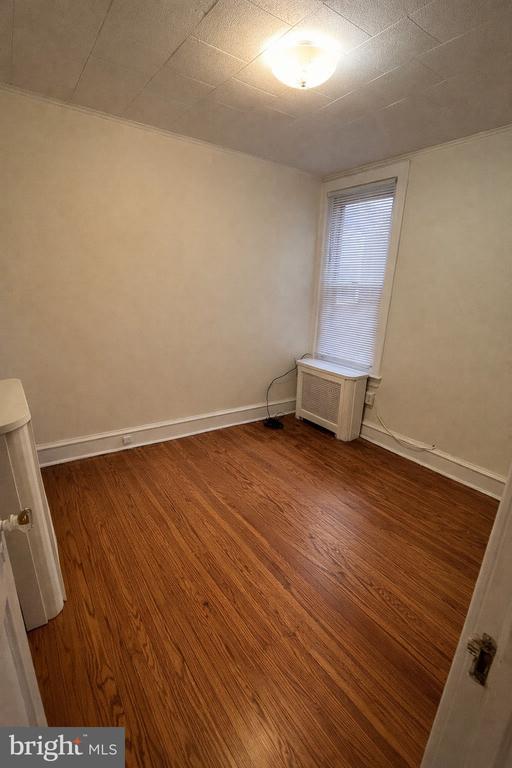 Building Photo - 652 Jamestown Ave.