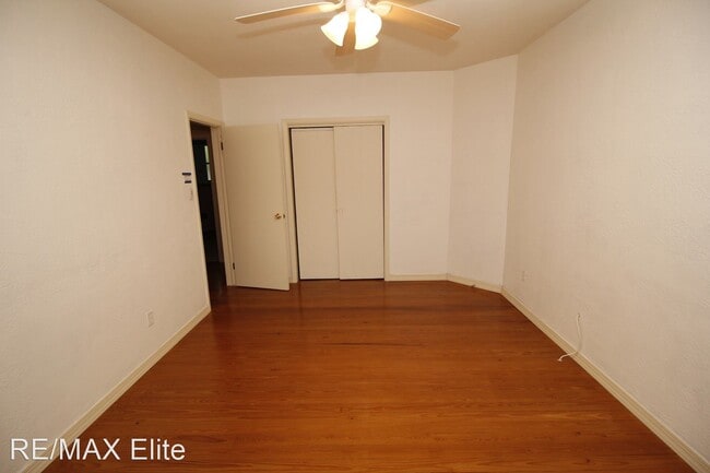 Building Photo - 3 br, 2 bath House - 2108 Oak St