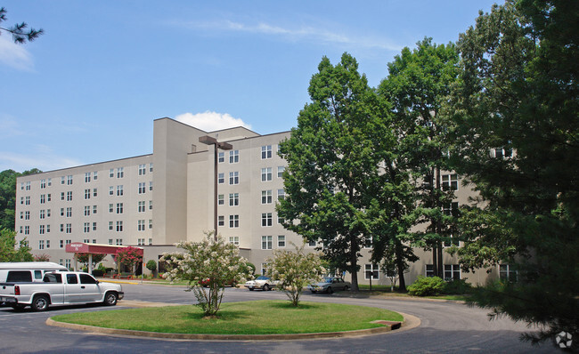 Building Photo - Pinecroft