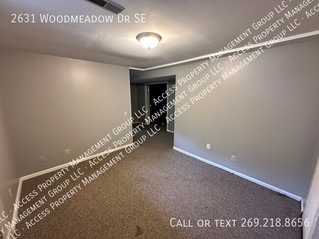 Building Photo - 2631 Woodmeadow Dr SE