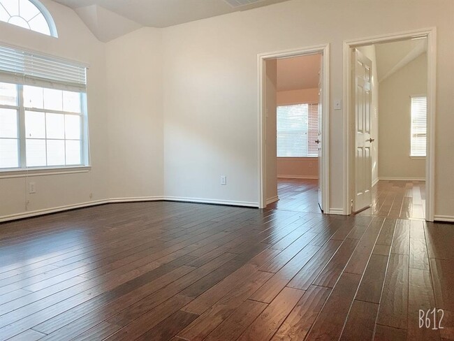Building Photo - 16422 Pinon Vista Dr