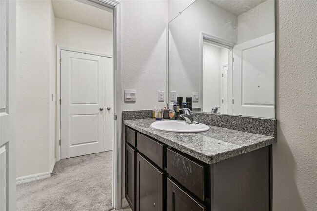 Building Photo - 11070 Crescent Deer Dr