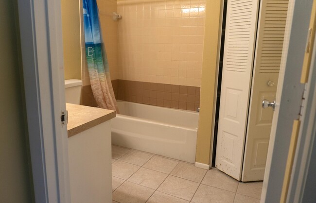 Building Photo - 1450 SE Rivergreen Cir