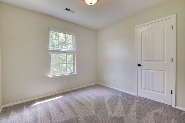 Building Photo - 6603 Prairie Trail