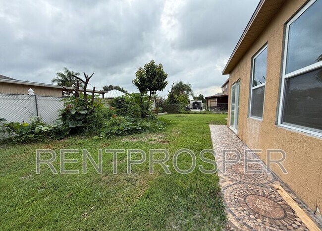 Building Photo - 677 Elbridge Dr
